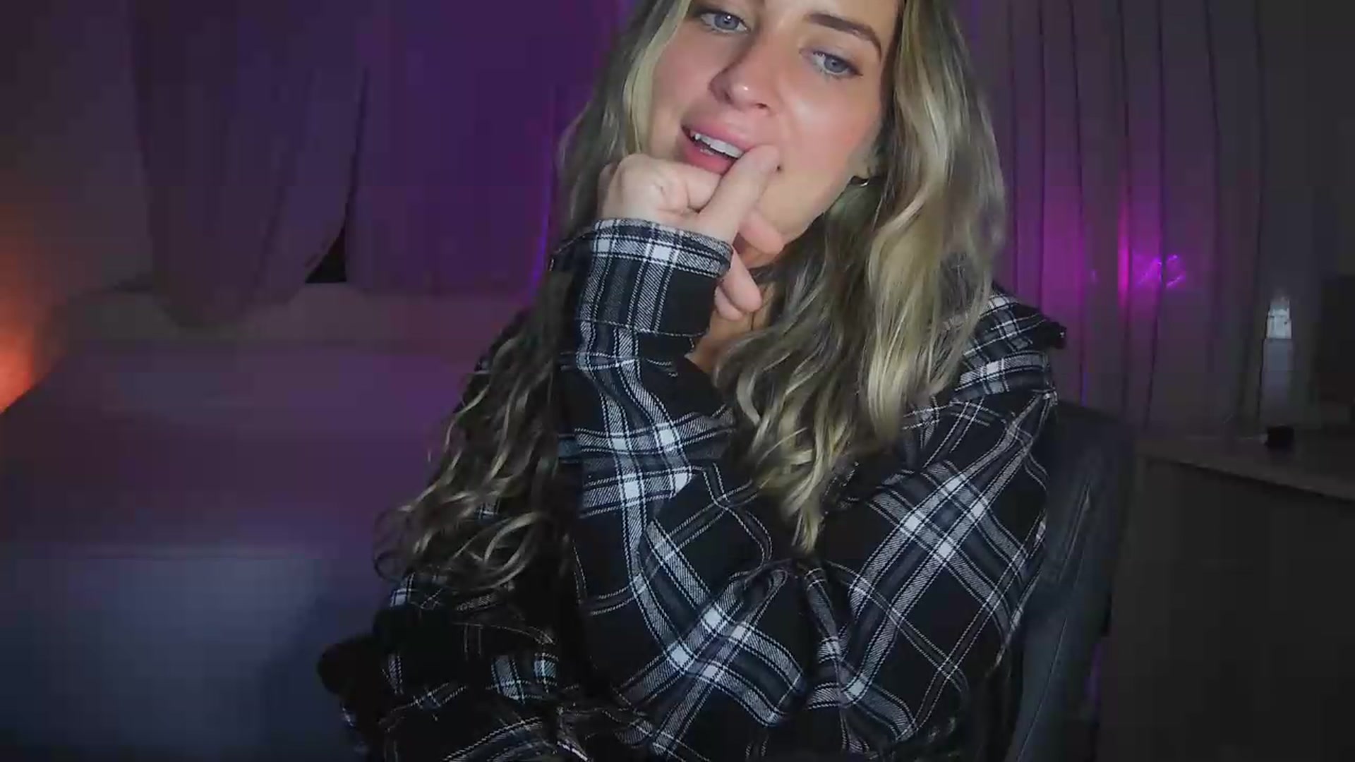 Gallery image thumbnail from Bambi20's myfreecams stream on, 08/31/2026, 03:53 image 7 of 20