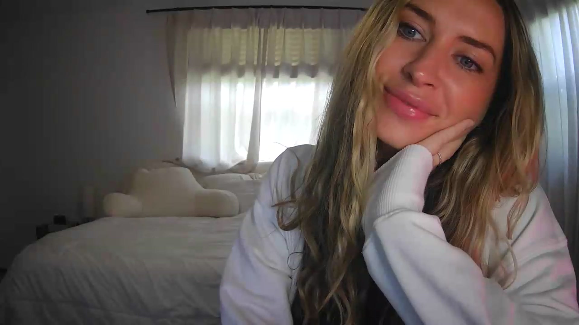 Gallery image thumbnail from Bambi20's myfreecams stream on, 09/07/2026, 17:04 image 7 of 20