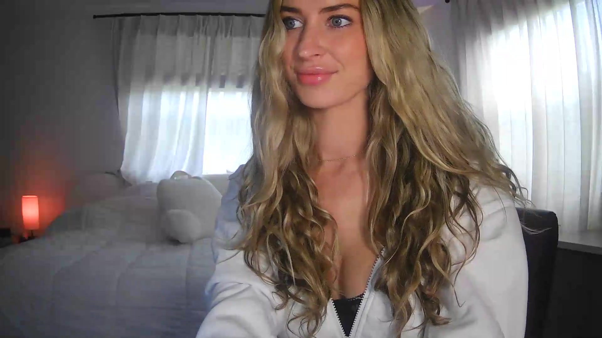 Gallery image thumbnail from Bambi20's myfreecams stream on, 09/08/2026, 17:41 image 19 of 20