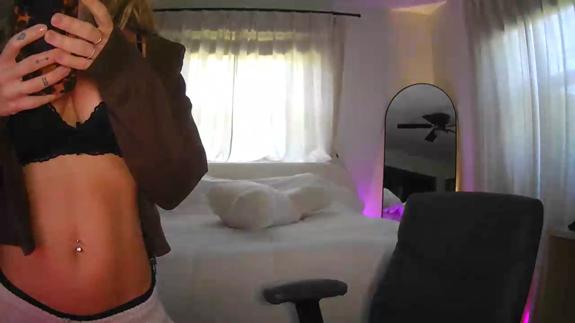 Gallery image thumbnail from Bambi20's myfreecams stream on, 09/14/2026, 18:19 image 8 of 20
