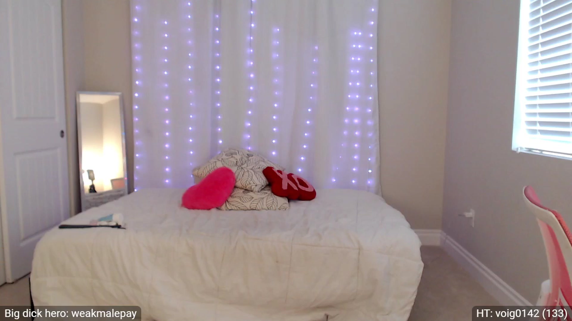 Gallery image thumbnail from BambiLarue's myfreecams stream on, 05/06/2025, 22:06 image 15 of 20