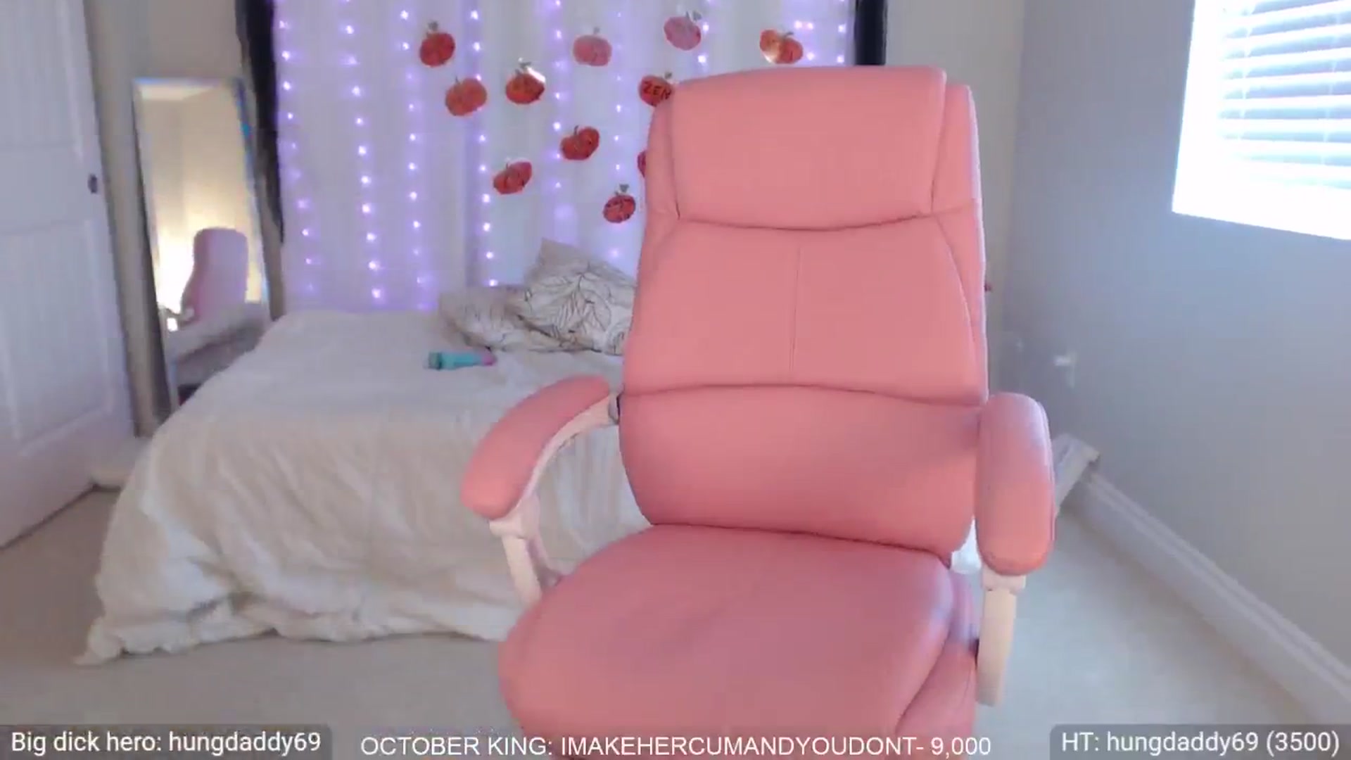 Gallery image thumbnail from BambiLarue's myfreecams stream on, 10/16/2025, 20:07 image 16 of 20