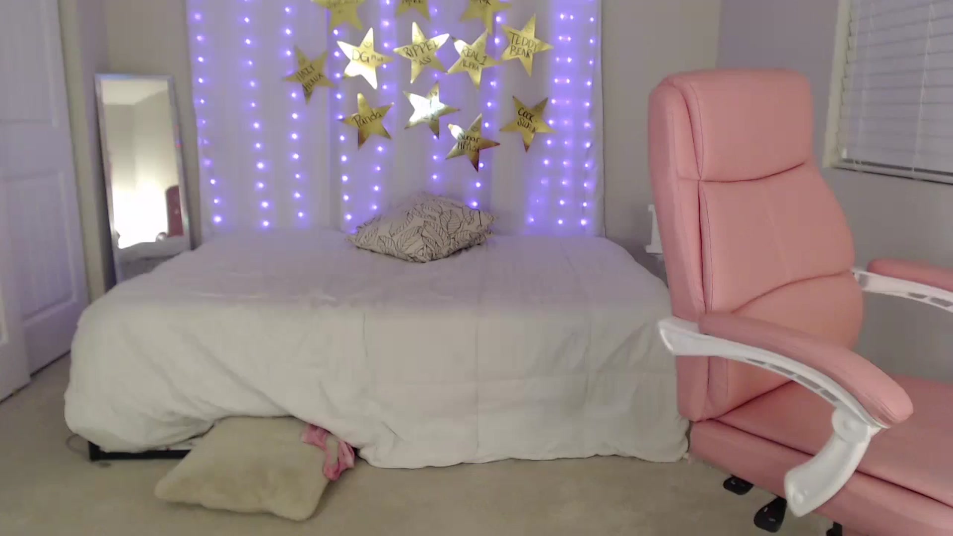 Gallery image thumbnail from BambiLarue's myfreecams stream on, 01/24/2026, 24:59 image 19 of 20