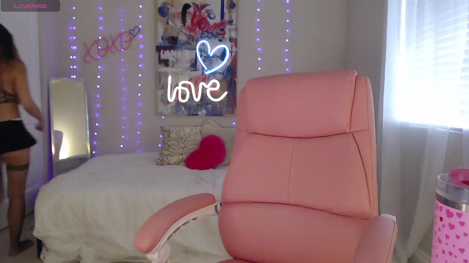 Gallery image thumbnail from BambiLarue's myfreecams stream on, 08/11/2026, 18:35 image 10 of 20