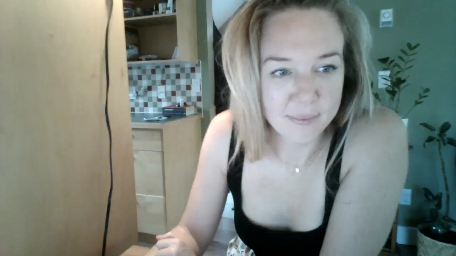 Gallery image thumbnail from Bambi_Flower's myfreecams stream on, 10/05/2023, 22:19 image 7 of 20