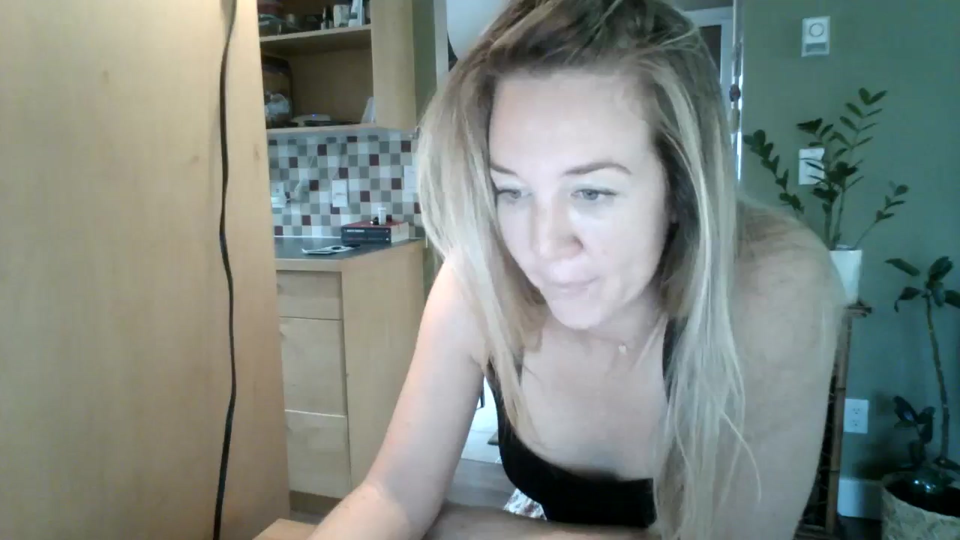 Gallery image thumbnail from Bambi_Flower's myfreecams stream on, 10/05/2023, 22:19 image 10 of 20