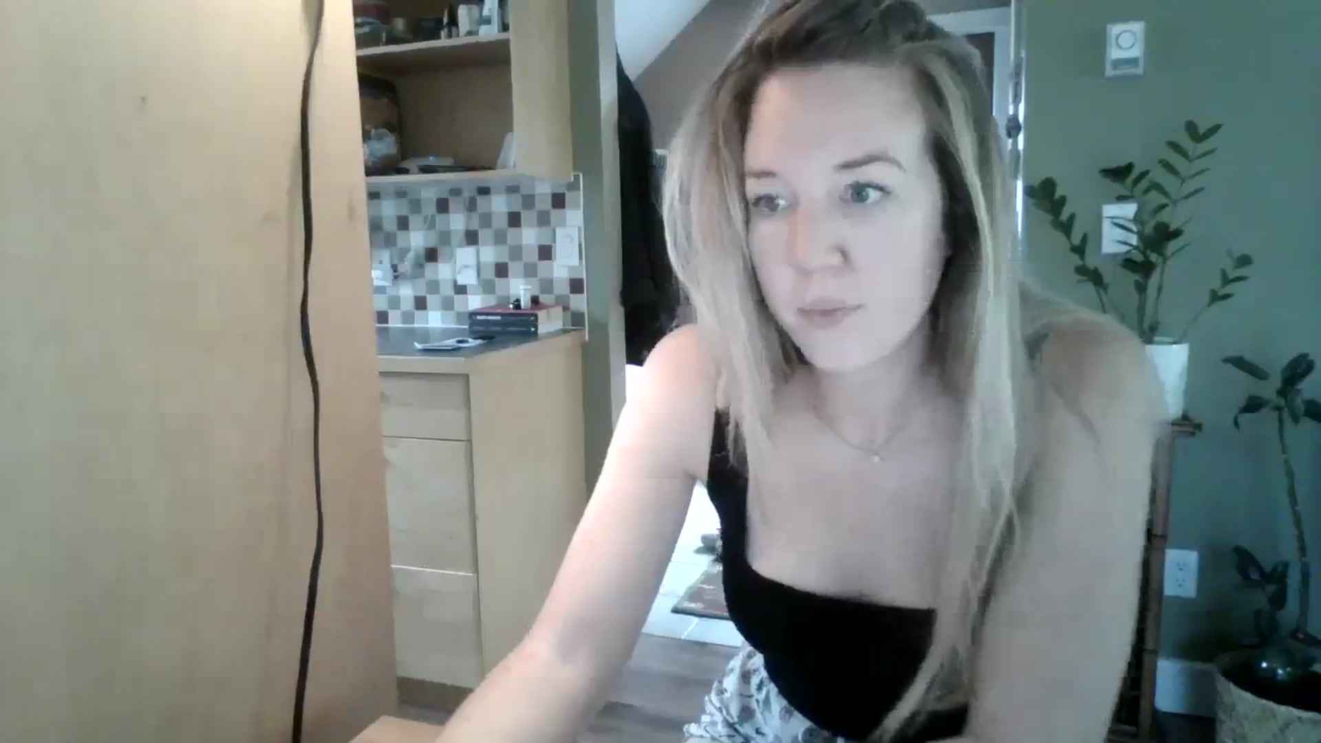 Gallery image thumbnail from Bambi_Flower's myfreecams stream on, 10/05/2023, 22:19 image 16 of 20