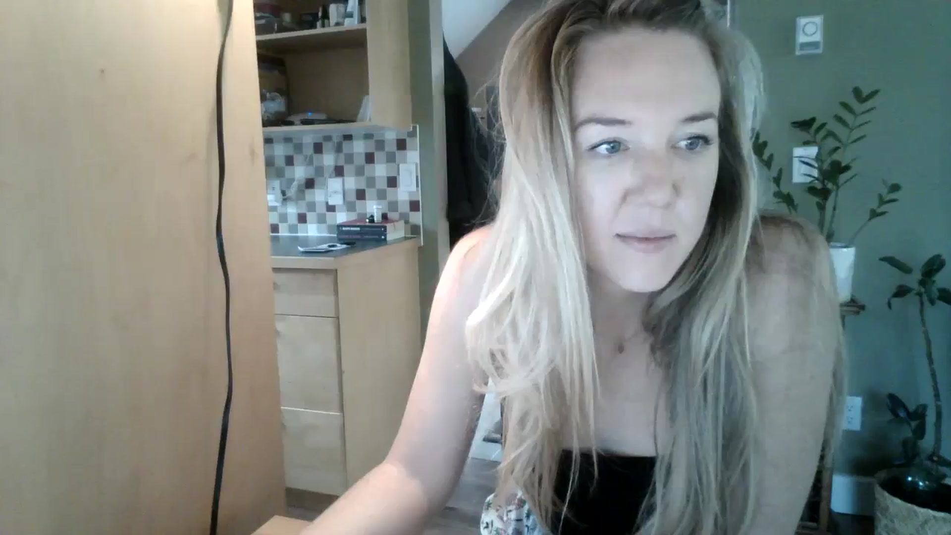 Gallery image thumbnail from Bambi_Flower's myfreecams stream on, 10/05/2023, 22:19 image 5 of 20