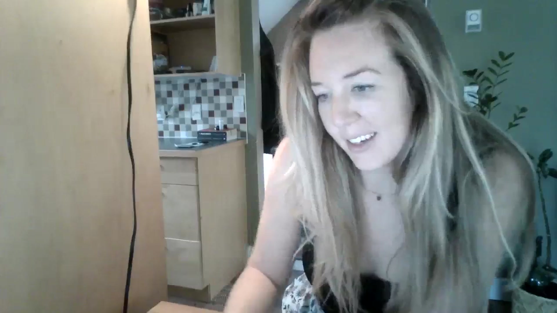 Gallery image thumbnail from Bambi_Flower's myfreecams stream on, 10/05/2023, 22:19 image 4 of 20