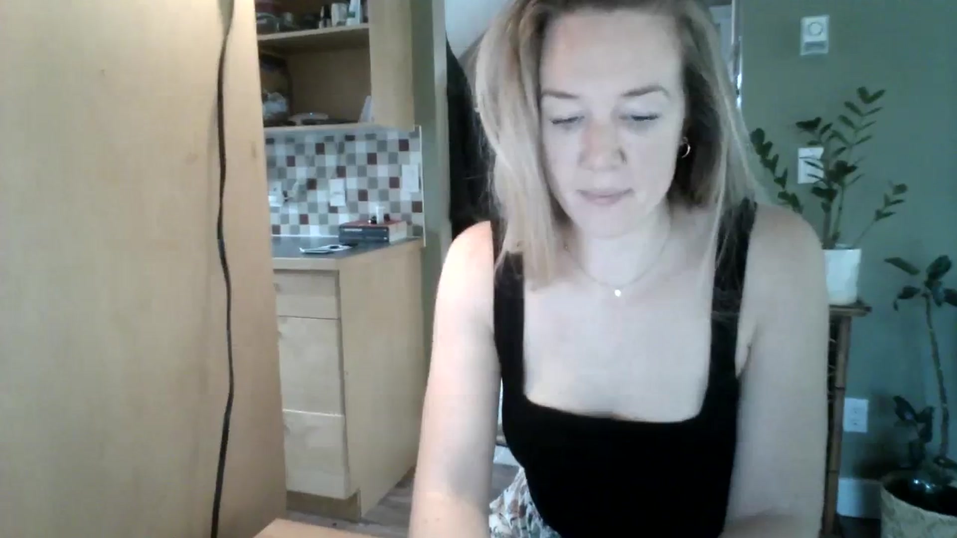 Gallery image thumbnail from Bambi_Flower's myfreecams stream on, 10/05/2023, 22:19 image 6 of 20