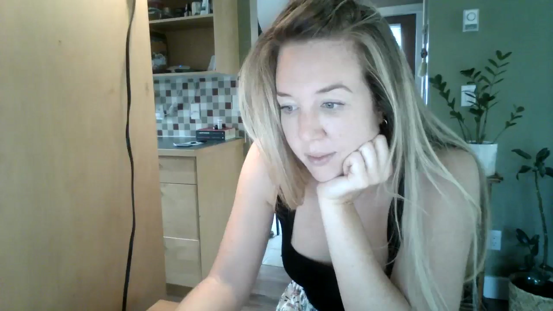 Gallery image thumbnail from Bambi_Flower's myfreecams stream on, 10/05/2023, 22:19 image 9 of 20