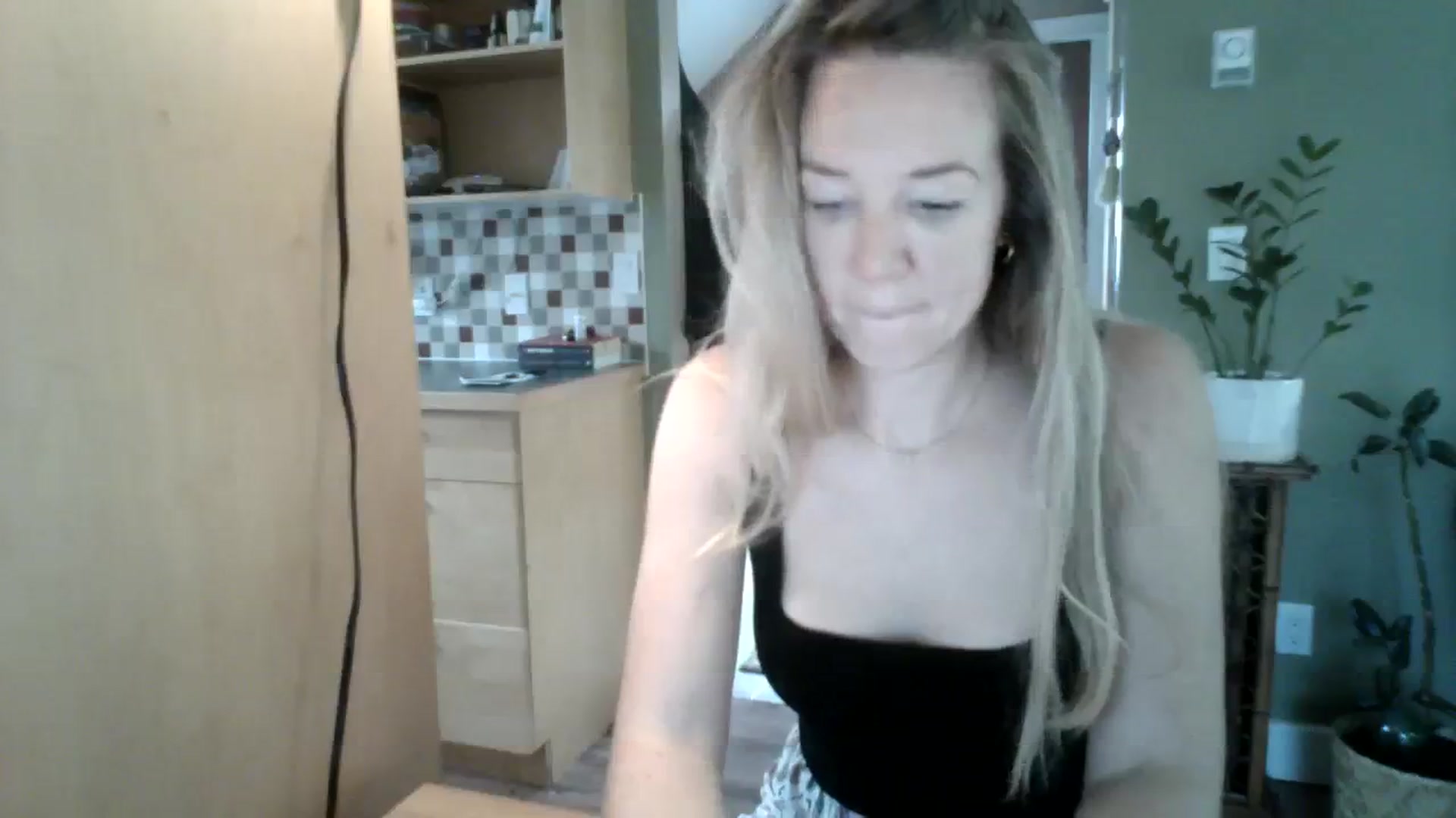 Gallery image thumbnail from Bambi_Flower's myfreecams stream on, 10/05/2023, 22:19 image 19 of 20