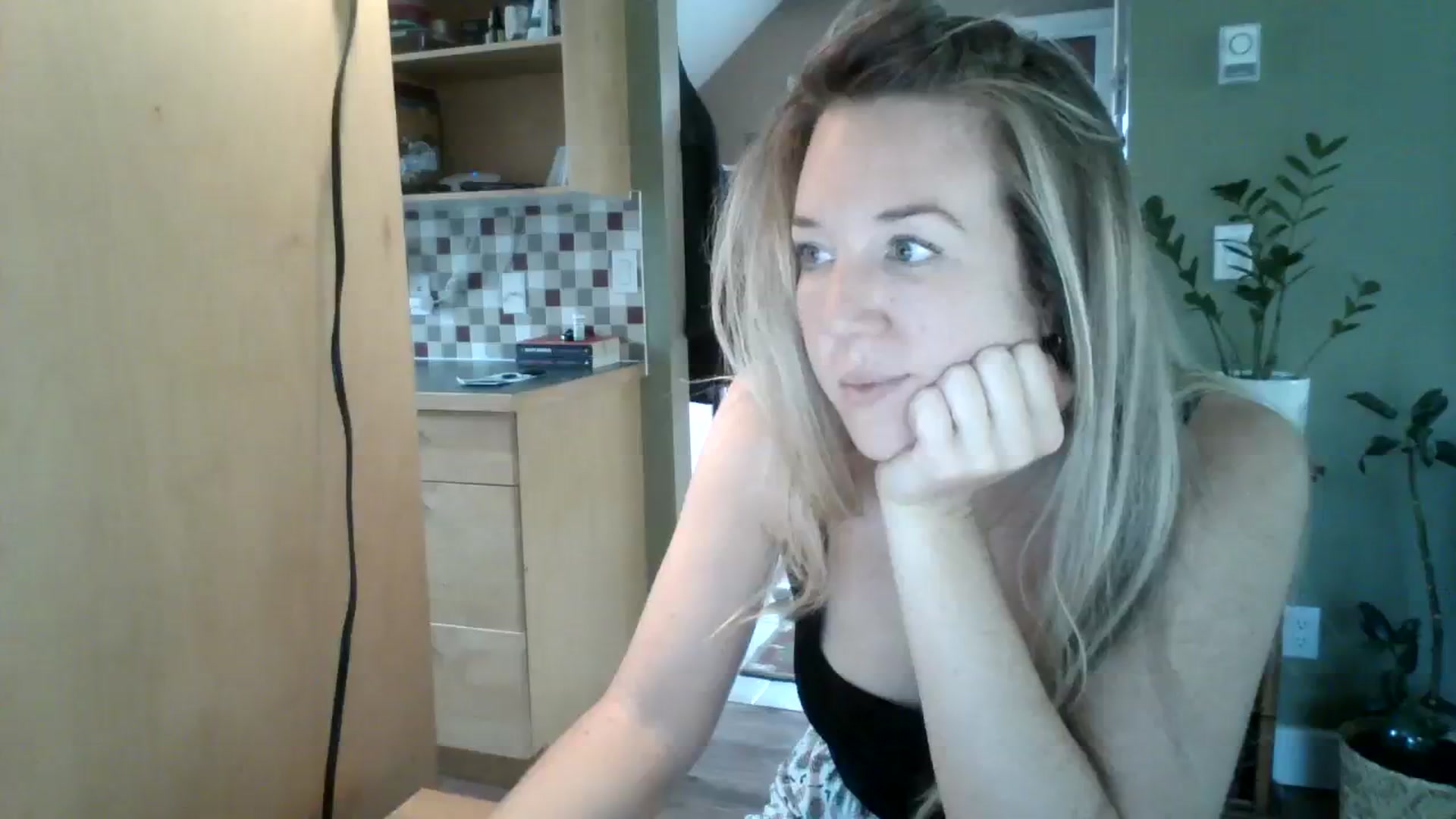 Gallery image thumbnail from Bambi_Flower's myfreecams stream on, 10/05/2023, 22:19 image 20 of 20