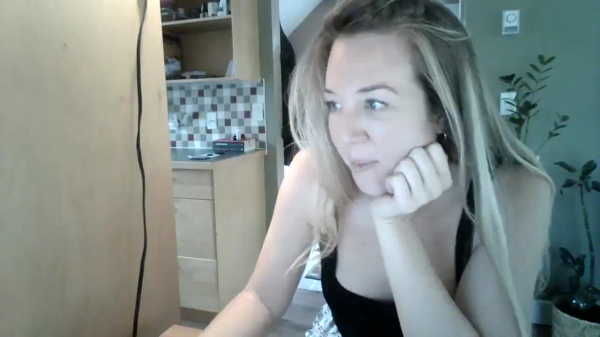 Gallery image thumbnail from Bambi_Flower's myfreecams stream on, 10/05/2023, 22:19 image 18 of 20