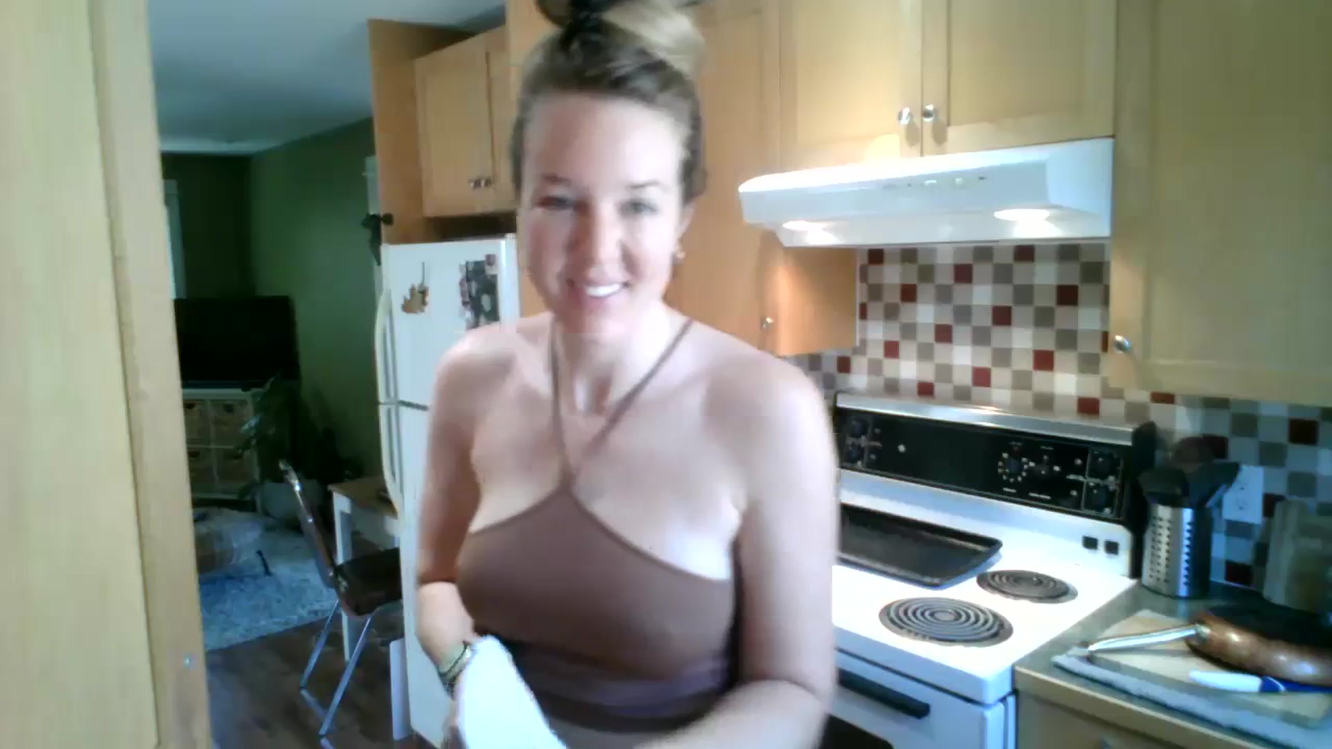 Gallery image thumbnail from Bambi_Flower's myfreecams stream on, 10/06/2023, 18:54 image 12 of 20