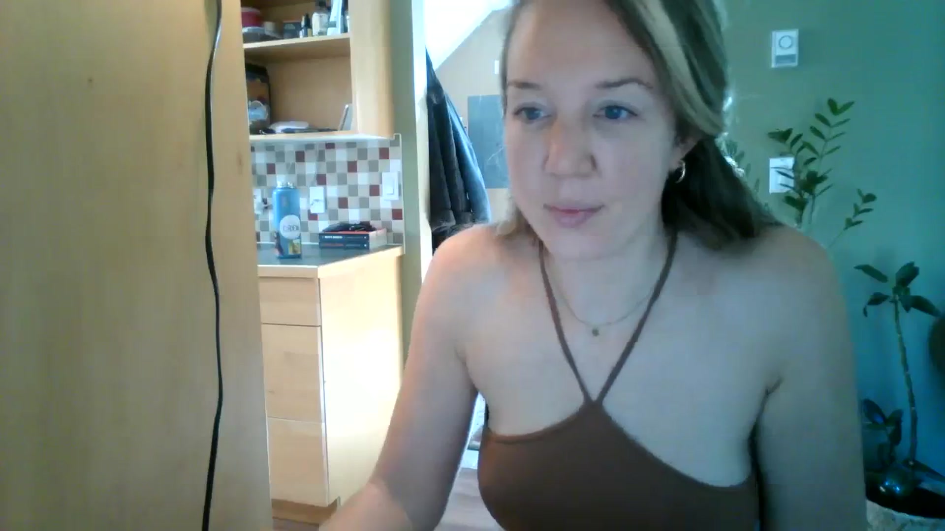 Gallery image thumbnail from Bambi_Flower's myfreecams stream on, 10/06/2023, 19:23 image 5 of 20