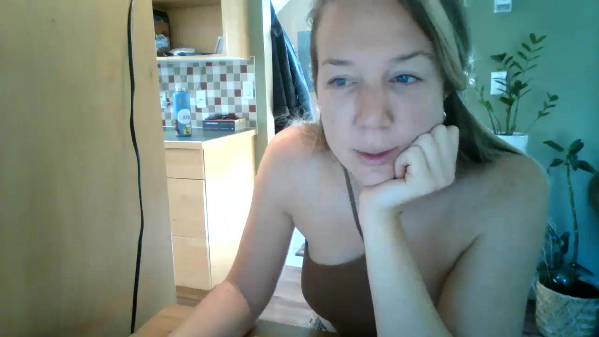Gallery image thumbnail from Bambi_Flower's myfreecams stream on, 10/06/2023, 19:23 image 4 of 20