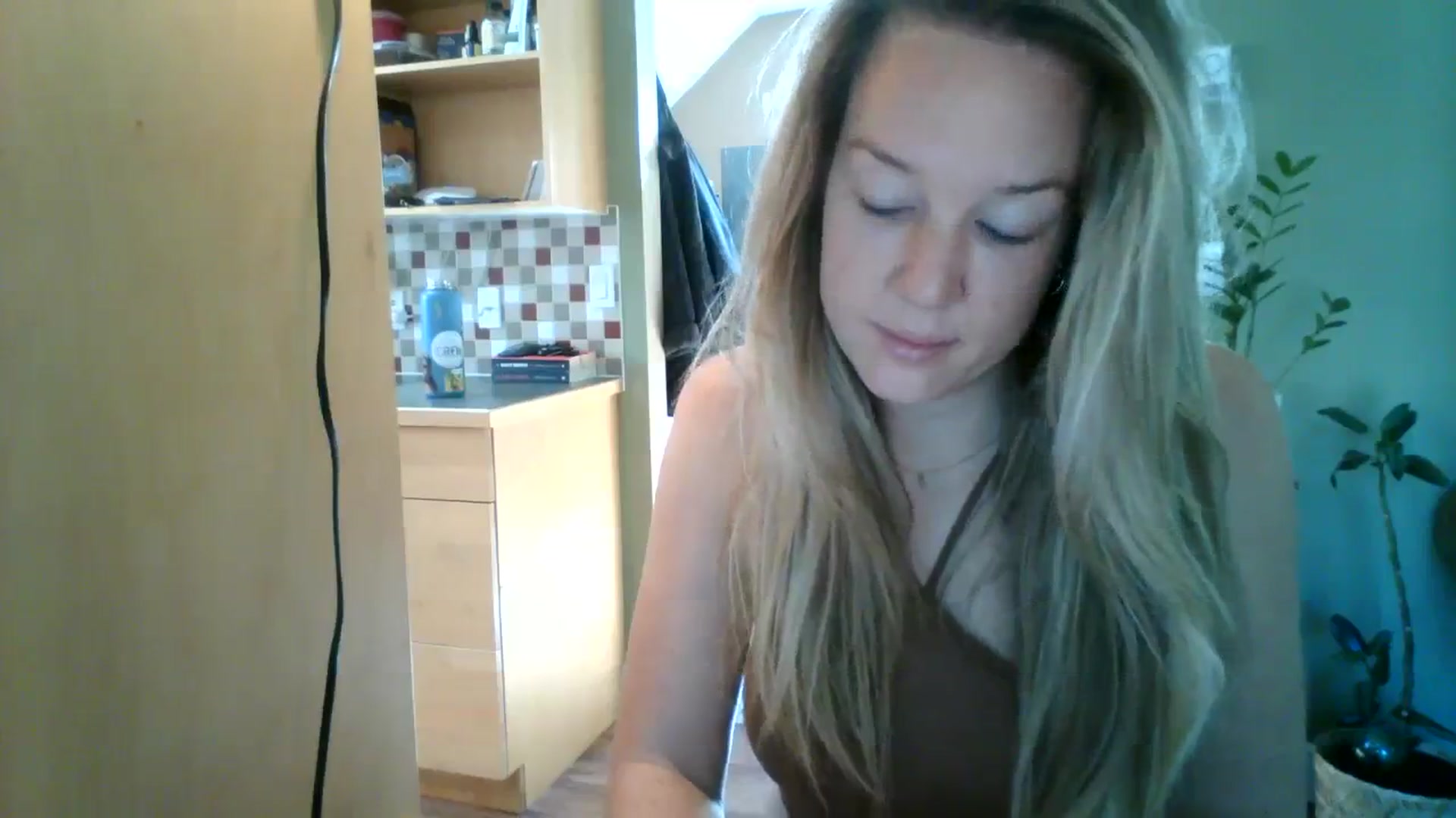 Gallery image thumbnail from Bambi_Flower's myfreecams stream on, 10/06/2023, 19:23 image 10 of 20