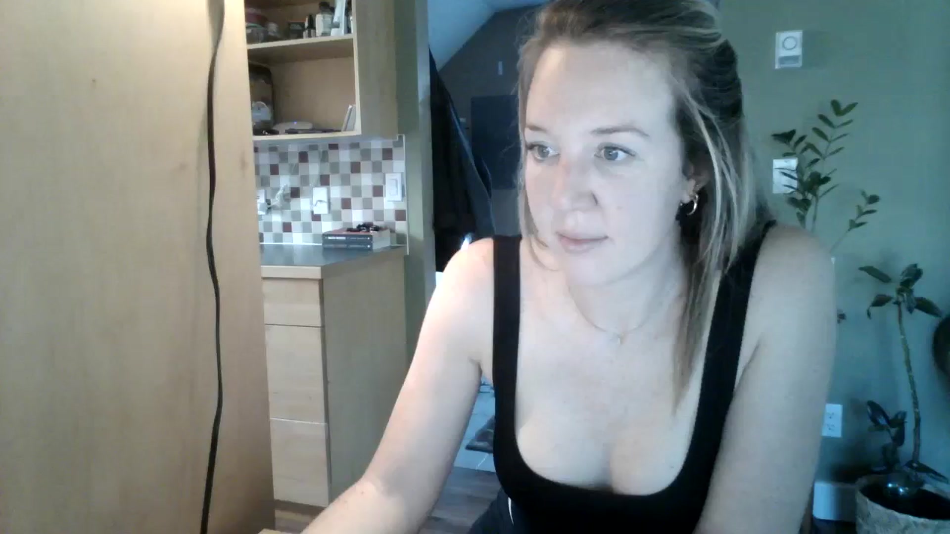 Gallery image thumbnail from Bambi_Flower's myfreecams stream on, 10/06/2023, 23:32 image 6 of 20