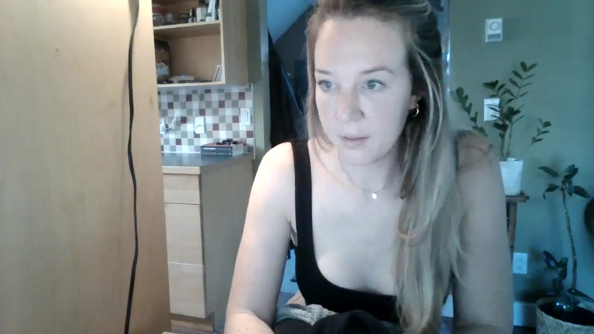 Gallery image thumbnail from Bambi_Flower's myfreecams stream on, 10/06/2023, 23:32 image 15 of 20