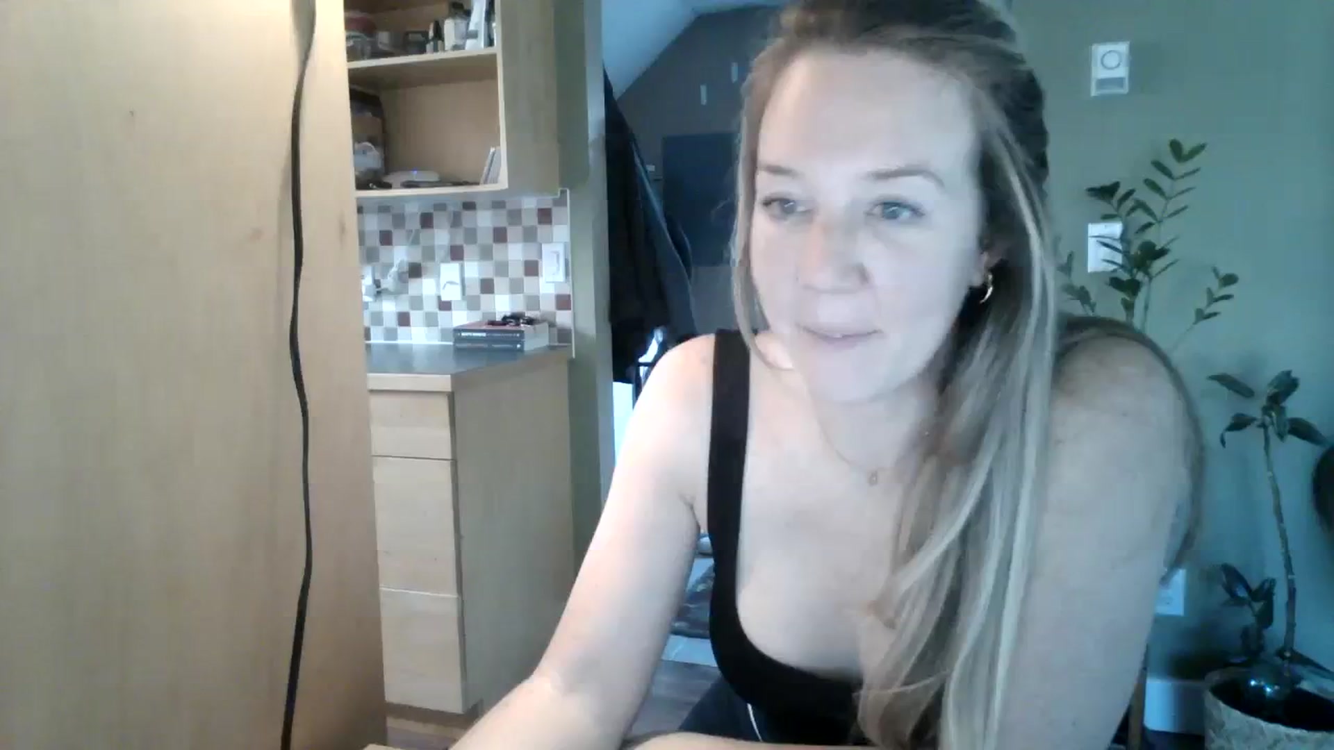 Gallery image thumbnail from Bambi_Flower's myfreecams stream on, 10/06/2023, 23:32 image 4 of 20
