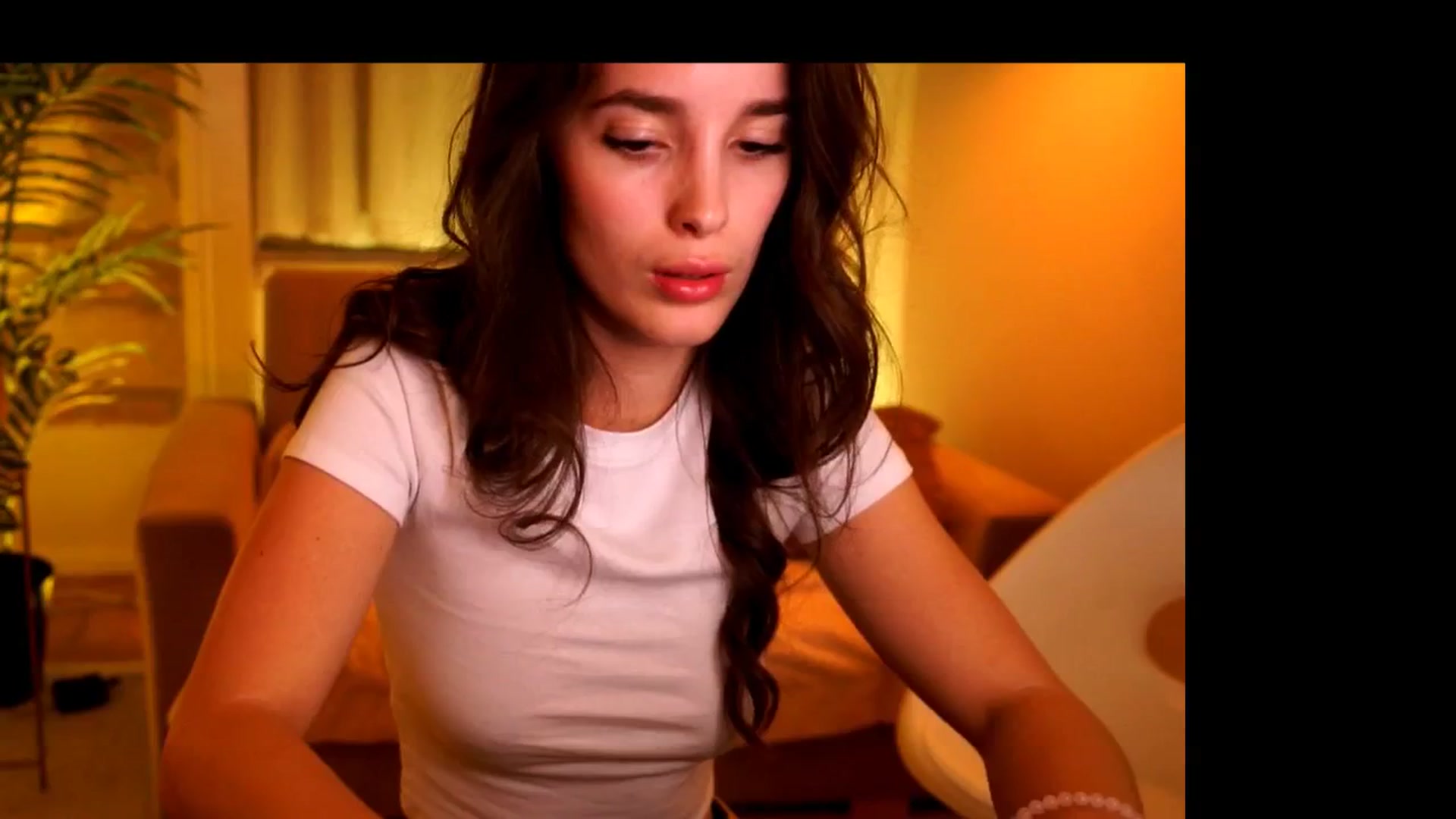 Gallery image thumbnail from Bambi____'s myfreecams stream on, 05/19/2025, 21:12 image 15 of 20