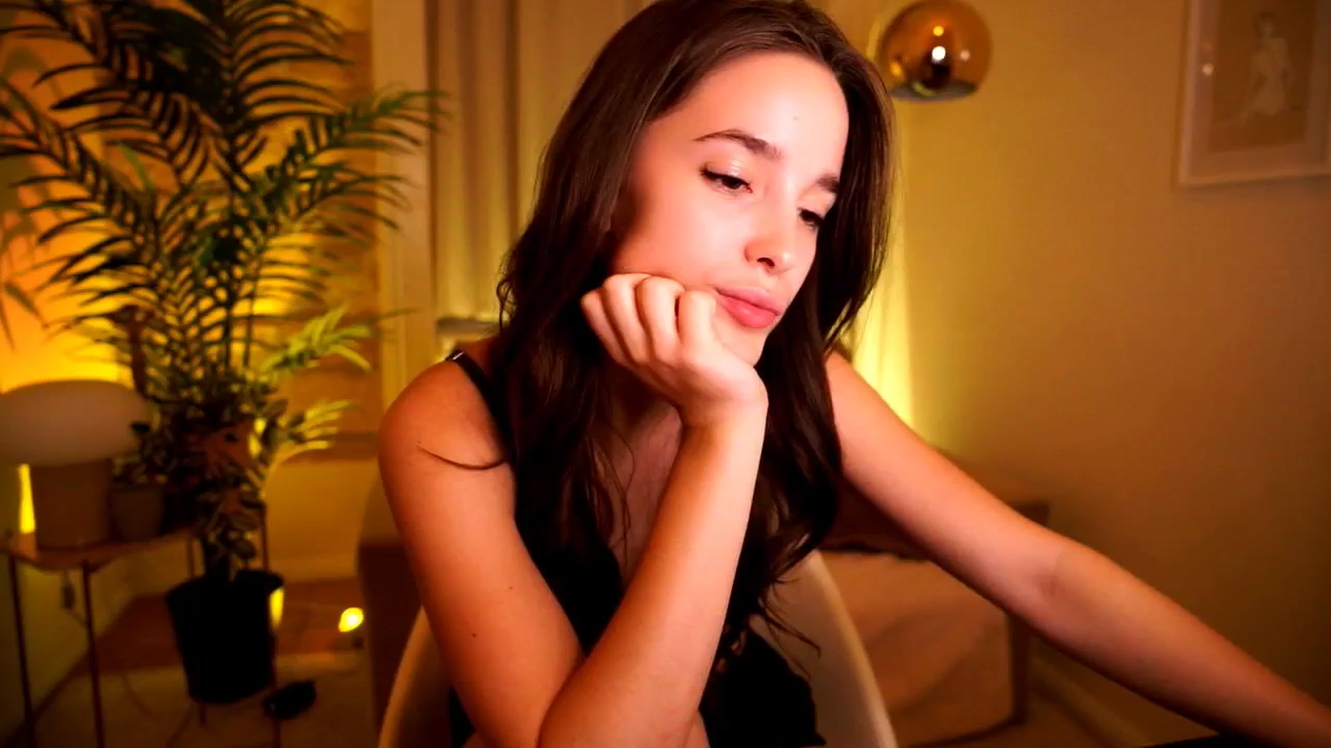 Gallery image thumbnail from Bambi____'s myfreecams stream on, 05/21/2025, 16:18 image 16 of 20