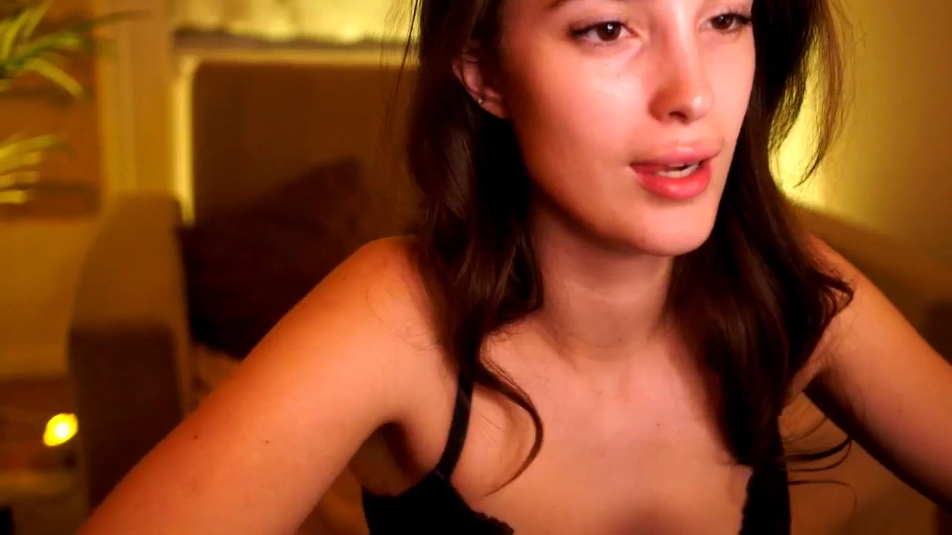 Gallery image thumbnail from Bambi____'s myfreecams stream on, 05/21/2025, 17:31 image 16 of 20