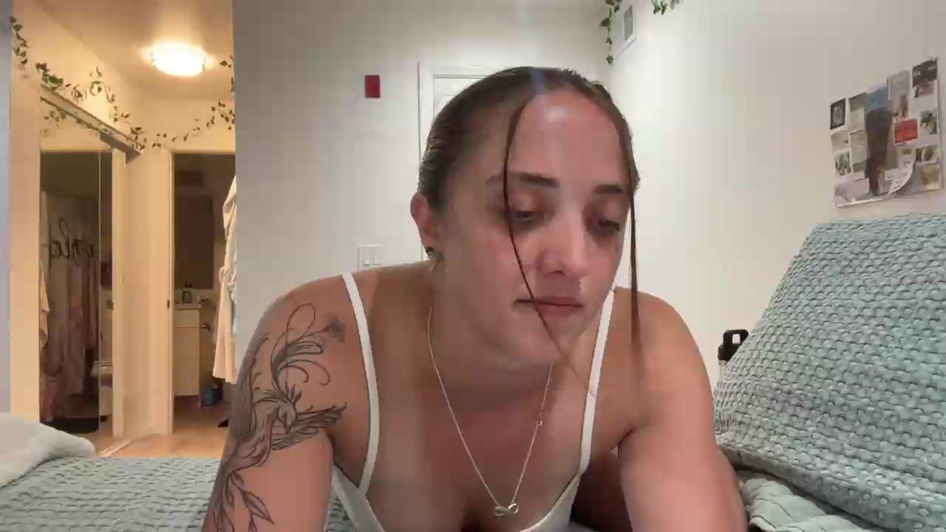 Gallery image thumbnail from Bambibaezz's myfreecams stream on, 08/12/2026, 05:35 image 8 of 20