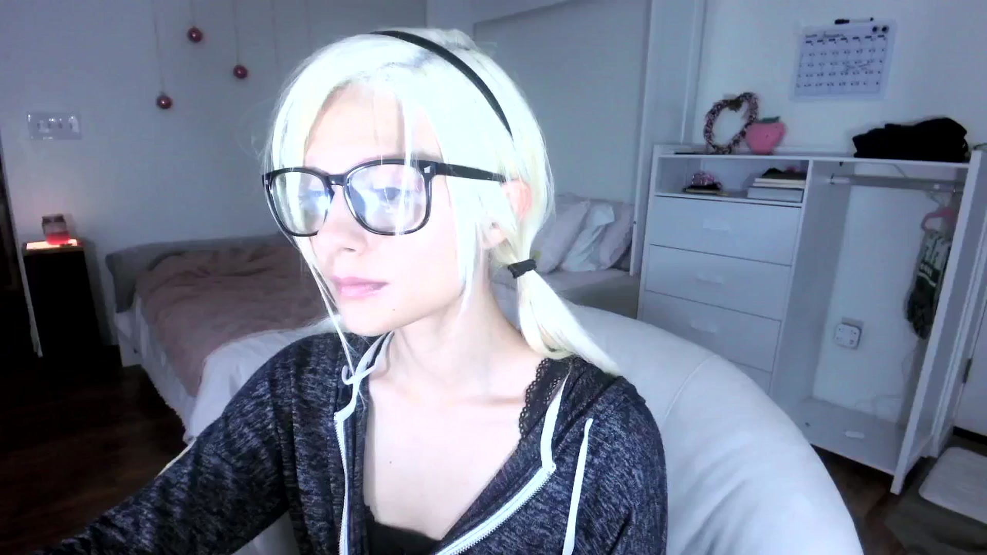 Gallery image thumbnail from Bambidoll00's myfreecams stream on, 04/14/2025, 05:41 image 18 of 20