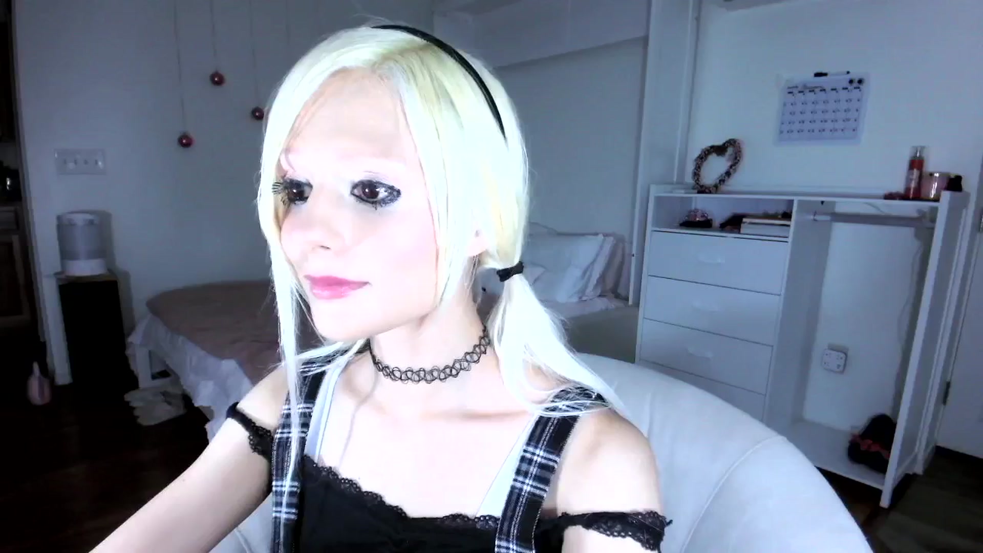 Gallery image thumbnail from Bambidoll00's myfreecams stream on, 05/15/2025, 06:12 image 9 of 20
