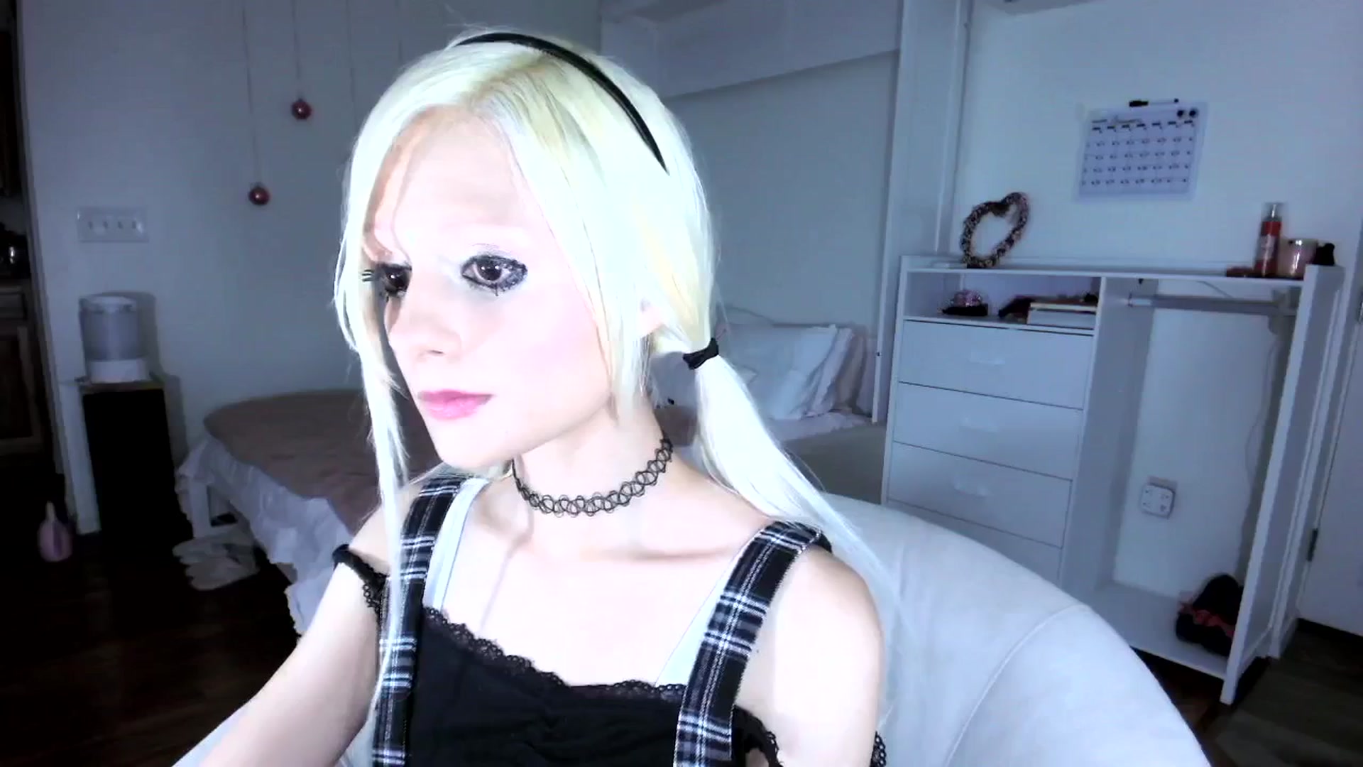 Gallery image thumbnail from Bambidoll00's myfreecams stream on, 05/15/2025, 06:12 image 8 of 20