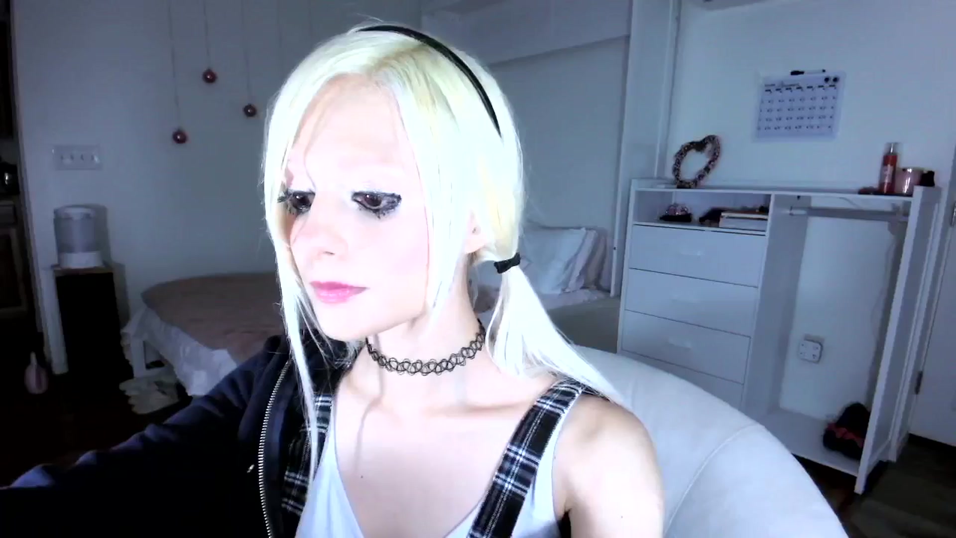Gallery image thumbnail from Bambidoll00's myfreecams stream on, 05/15/2025, 06:12 image 11 of 20