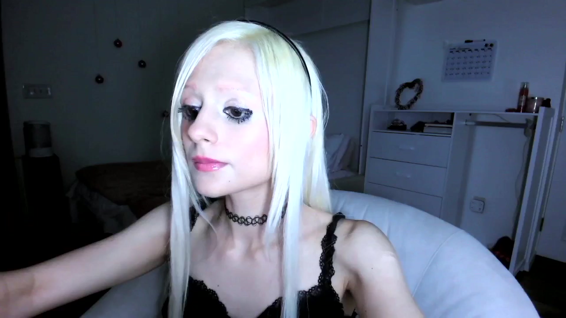 Gallery image thumbnail from Bambidoll00's myfreecams stream on, 05/15/2025, 07:43 image 4 of 20