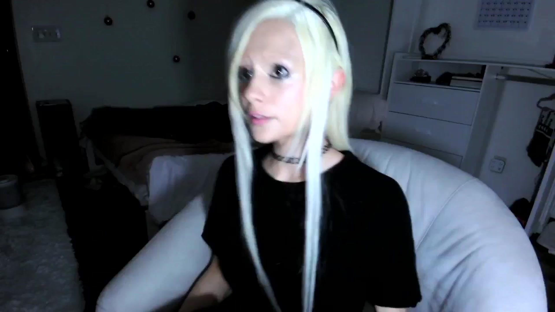 Gallery image thumbnail from Bambidoll00's myfreecams stream on, 05/18/2025, 06:31 image 19 of 20
