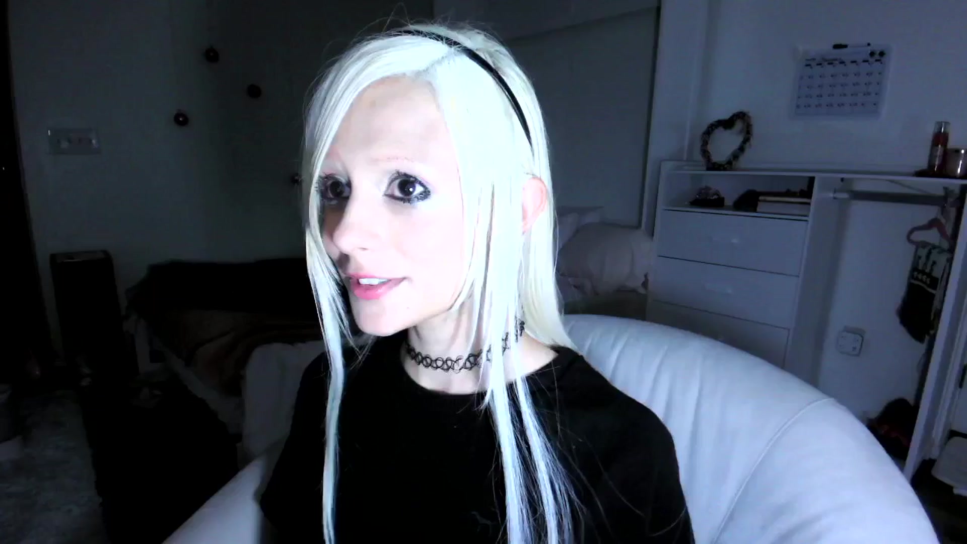 Gallery image thumbnail from Bambidoll00's myfreecams stream on, 05/18/2025, 07:04 image 2 of 20