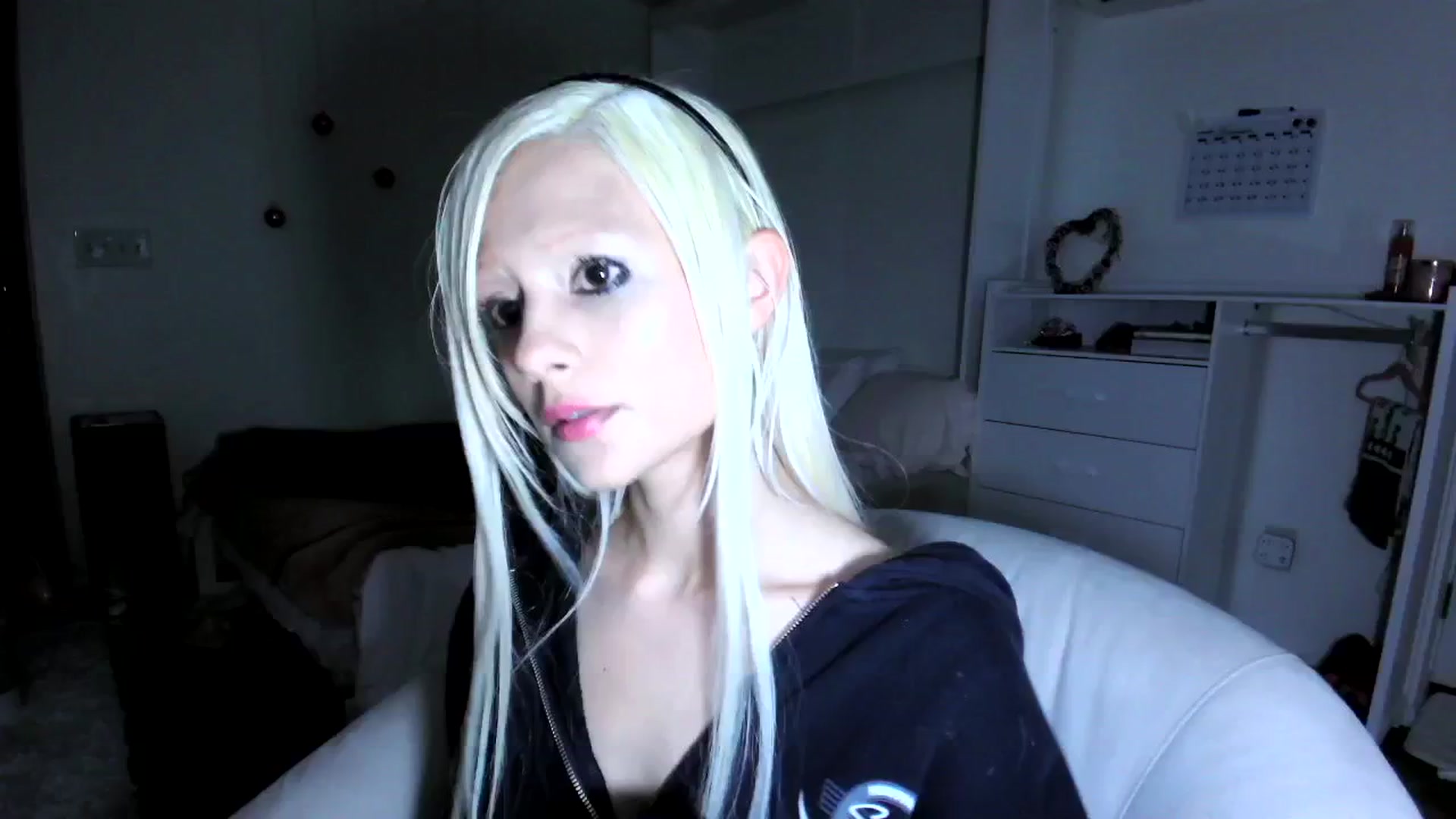 Gallery image thumbnail from Bambidoll00's myfreecams stream on, 05/18/2025, 07:39 image 4 of 20