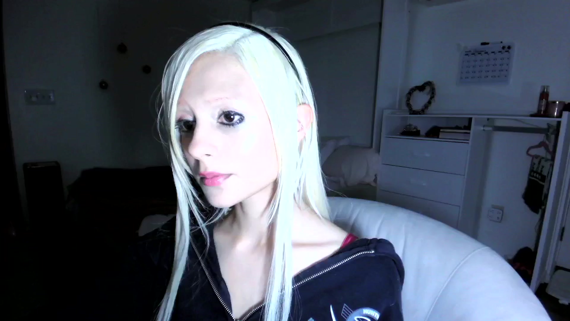 Gallery image thumbnail from Bambidoll00's myfreecams stream on, 05/18/2025, 07:39 image 3 of 20