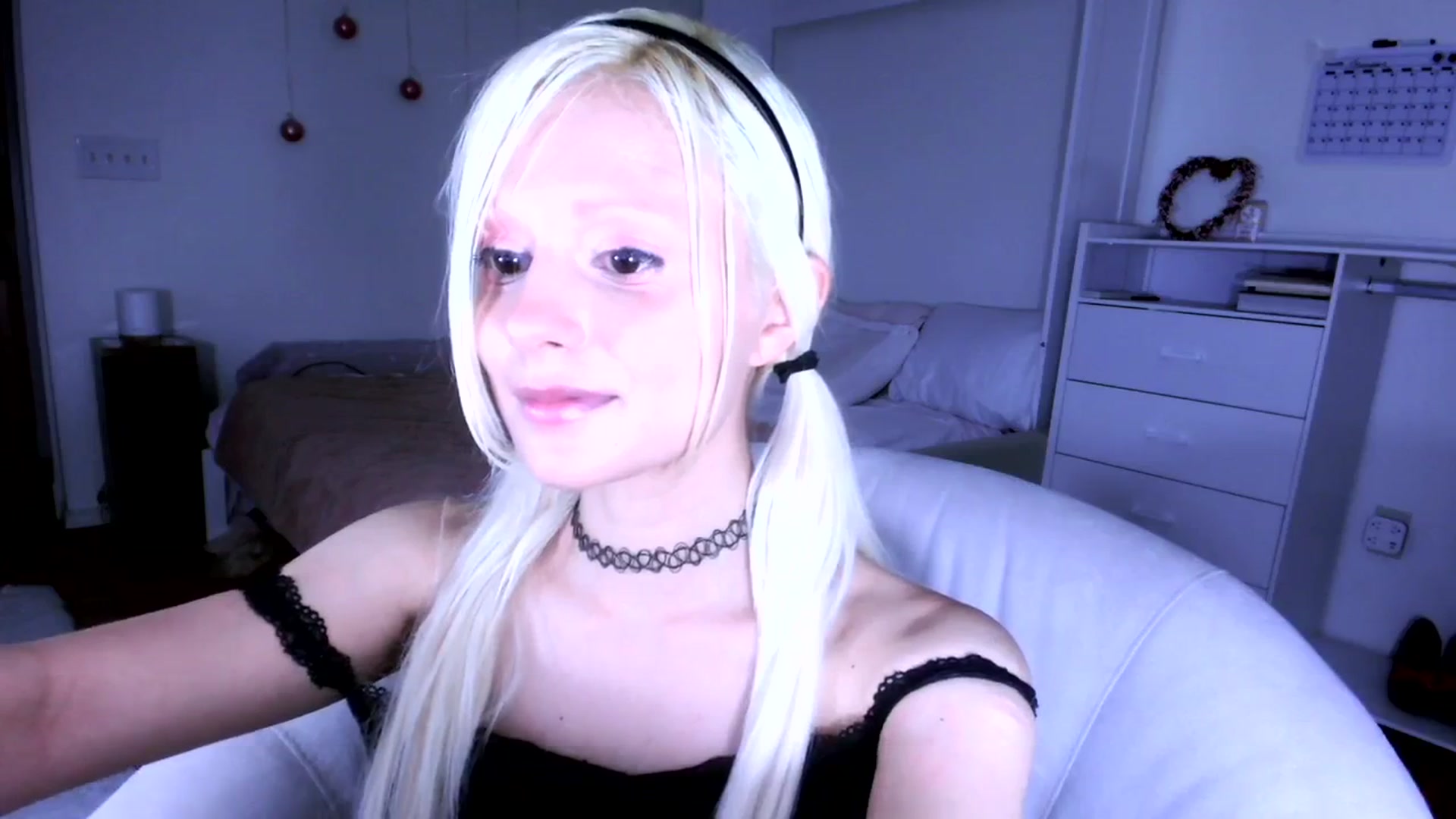Gallery image thumbnail from Bambidoll00's myfreecams stream on, 08/20/2025, 06:37 image 6 of 20