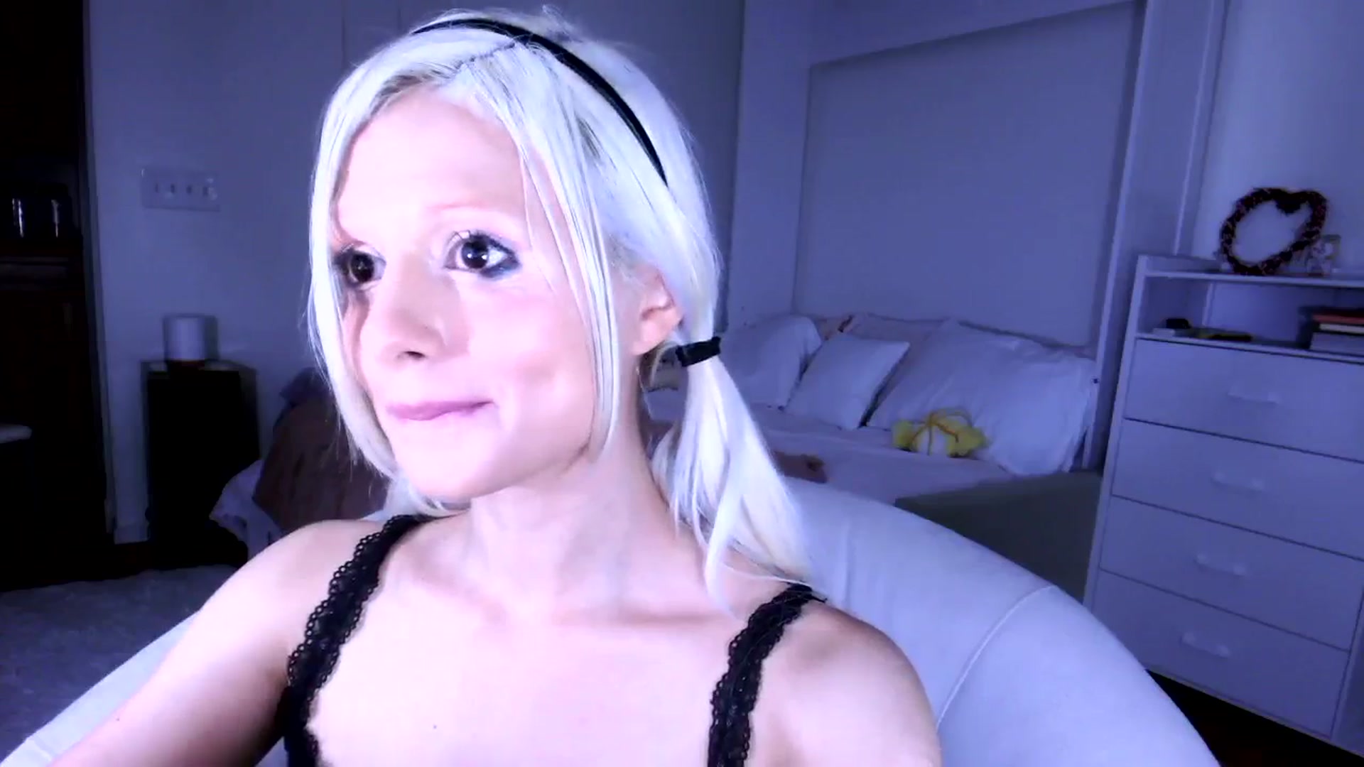 Gallery image thumbnail from Bambidoll00's myfreecams stream on, 09/01/2025, 08:03 image 16 of 20