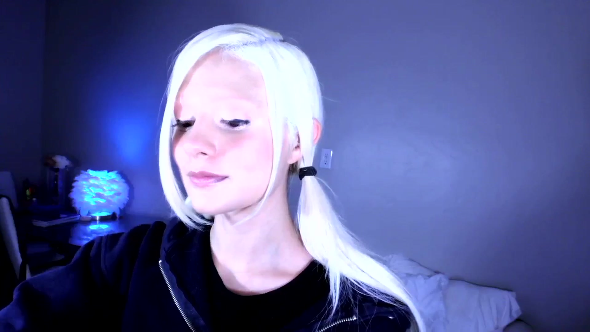 Gallery image thumbnail from Bambidoll00's myfreecams stream on, 11/05/2025, 08:28 image 10 of 20