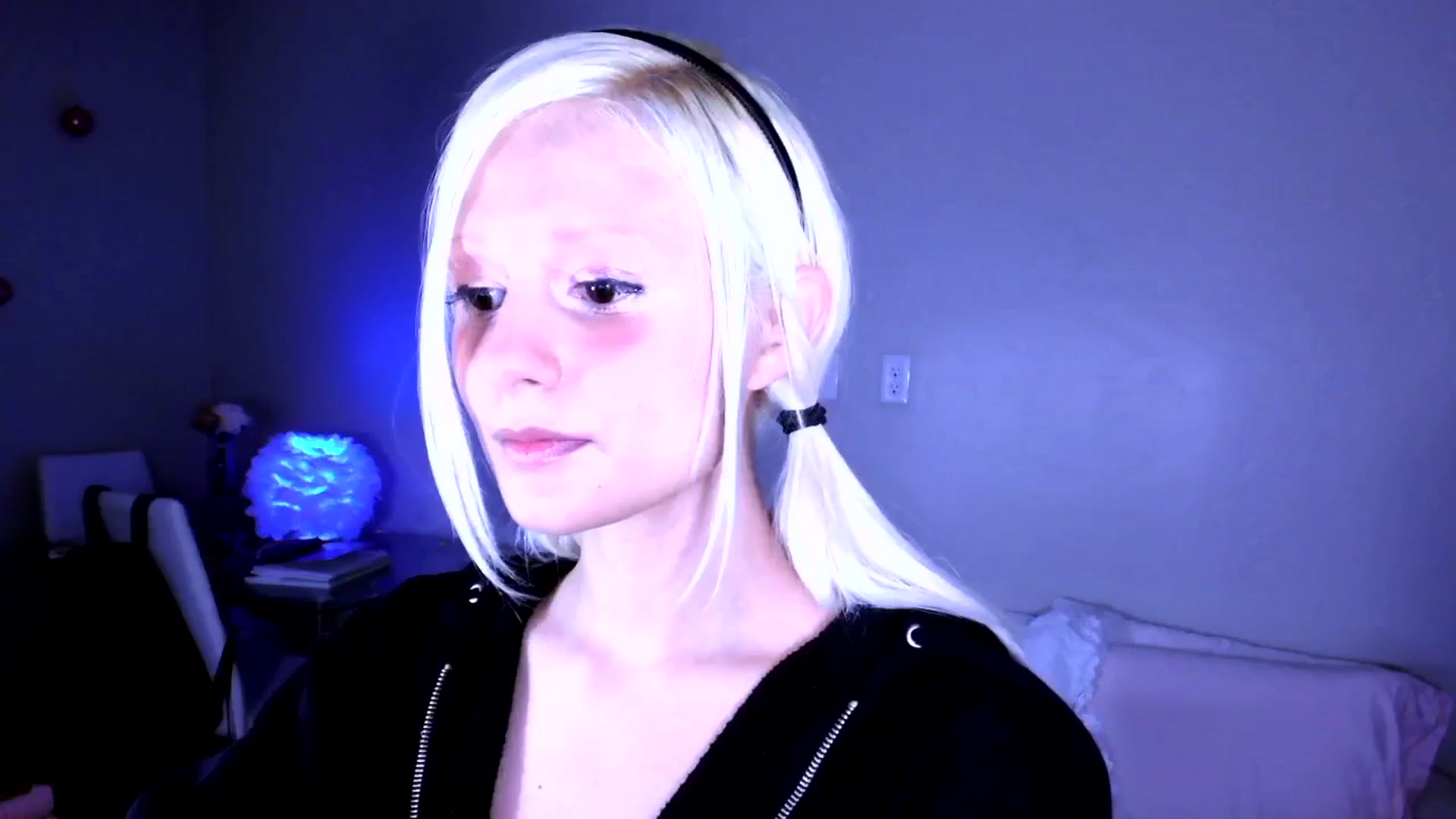 Gallery image thumbnail from Bambidoll00's myfreecams stream on, 11/12/2025, 07:37 image 11 of 20