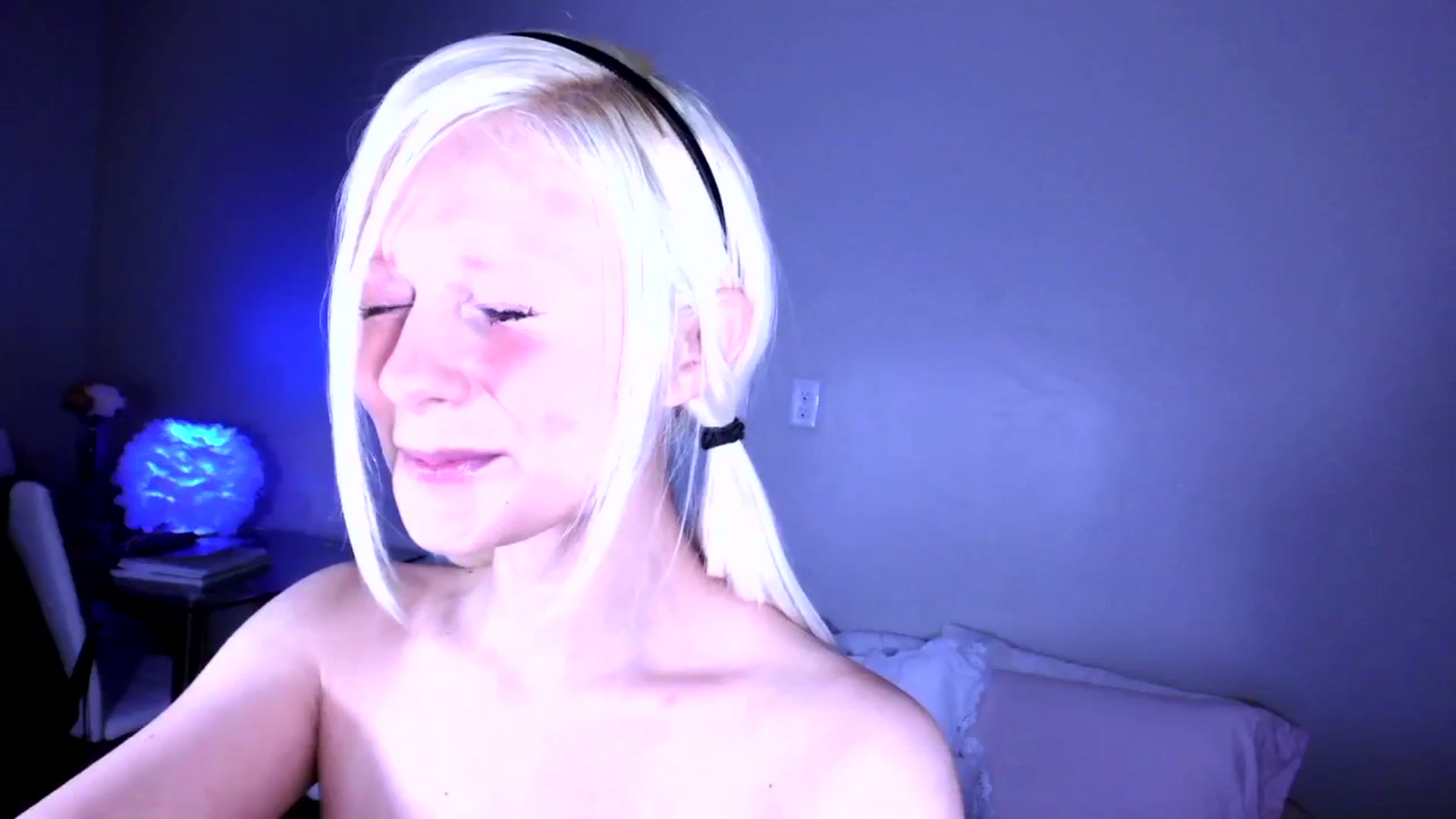 Gallery image thumbnail from Bambidoll00's myfreecams stream on, 11/12/2025, 07:37 image 1 of 20