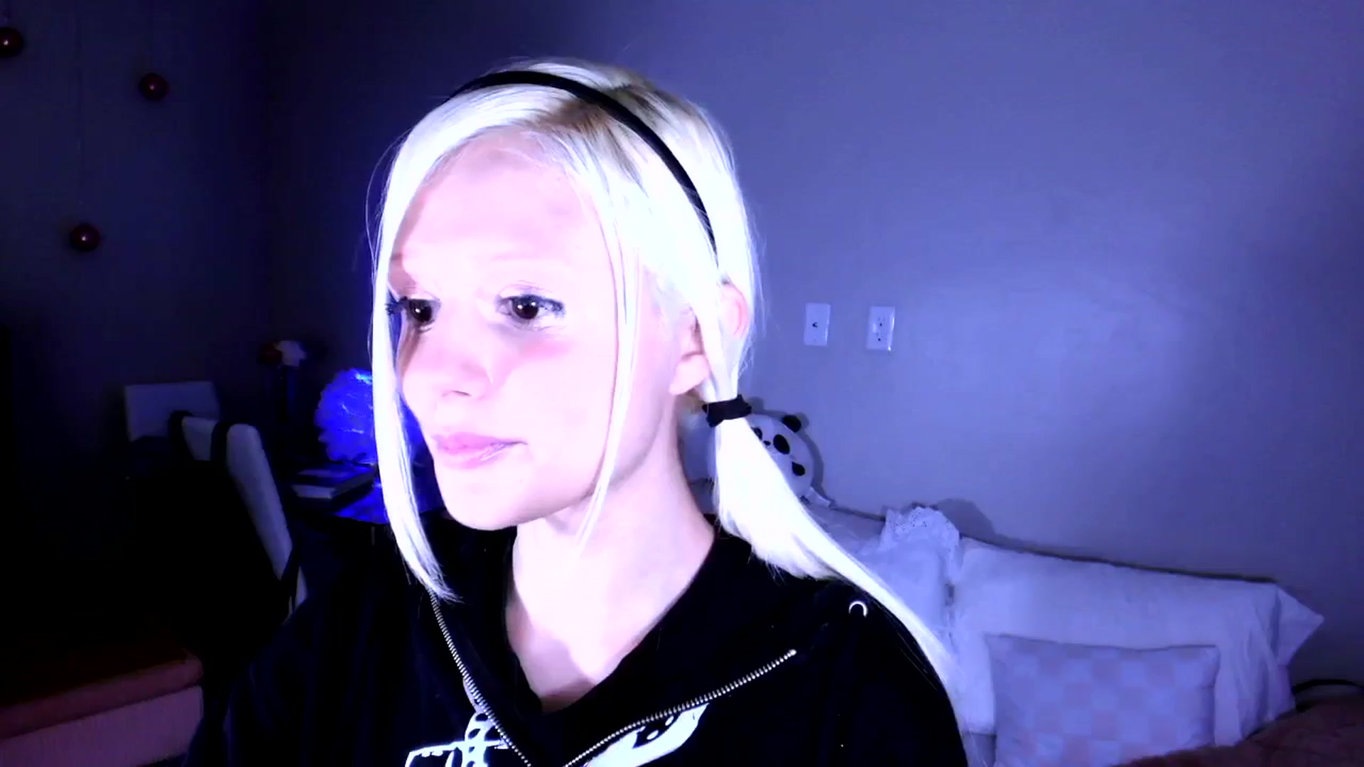 Gallery image thumbnail from Bambidoll00's myfreecams stream on, 11/14/2025, 24:47 image 3 of 20
