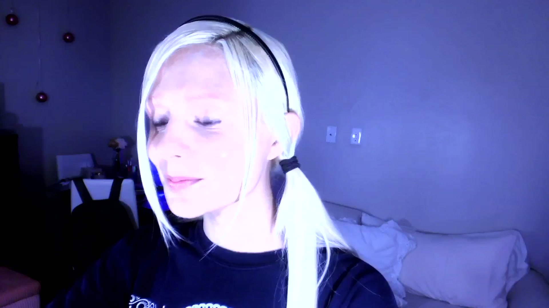 Gallery image thumbnail from Bambidoll00's myfreecams stream on, 12/09/2025, 18:09 image 1 of 20