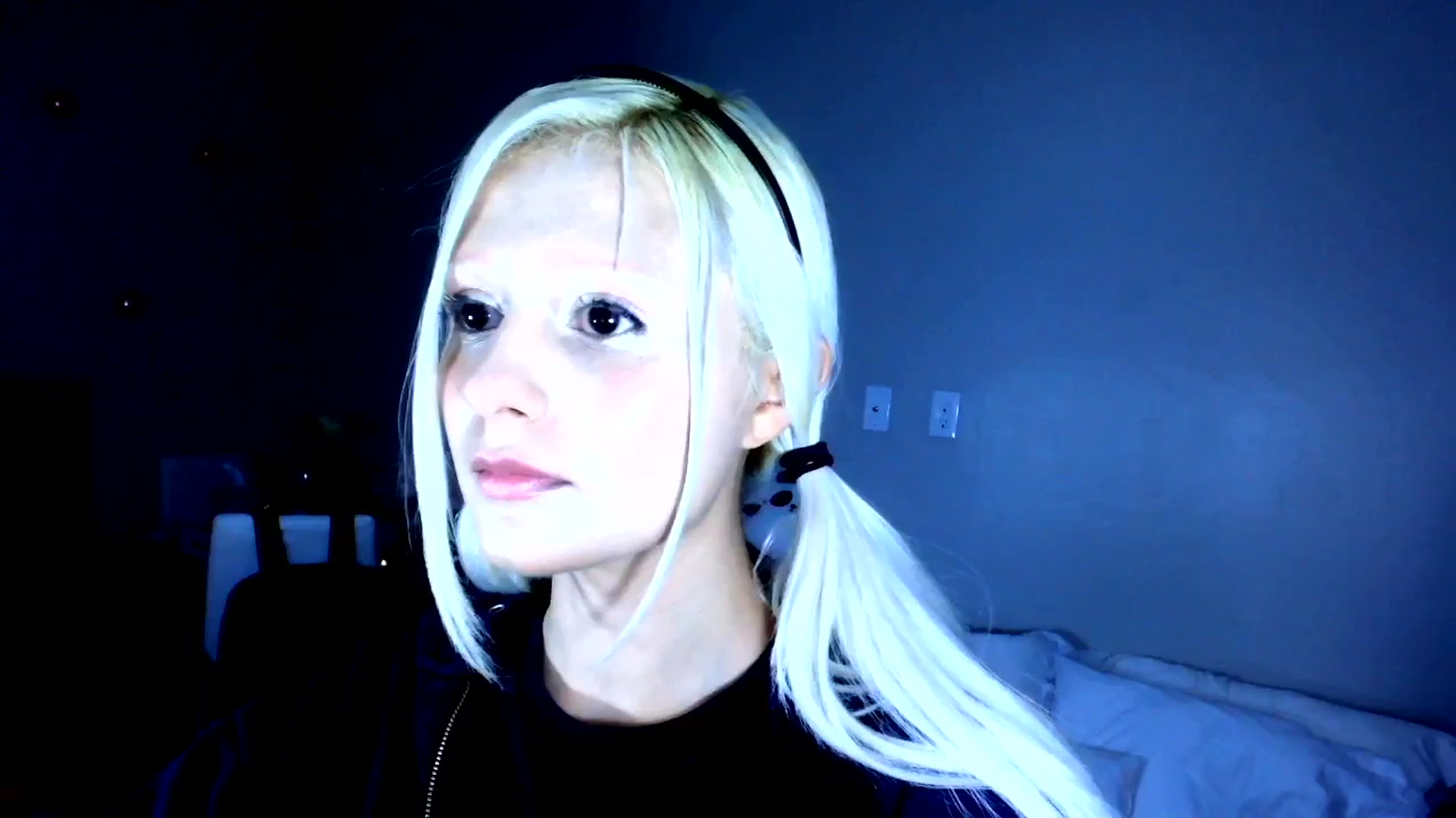 Gallery image thumbnail from Bambidoll00's myfreecams stream on, 01/04/2026, 23:13 image 15 of 20