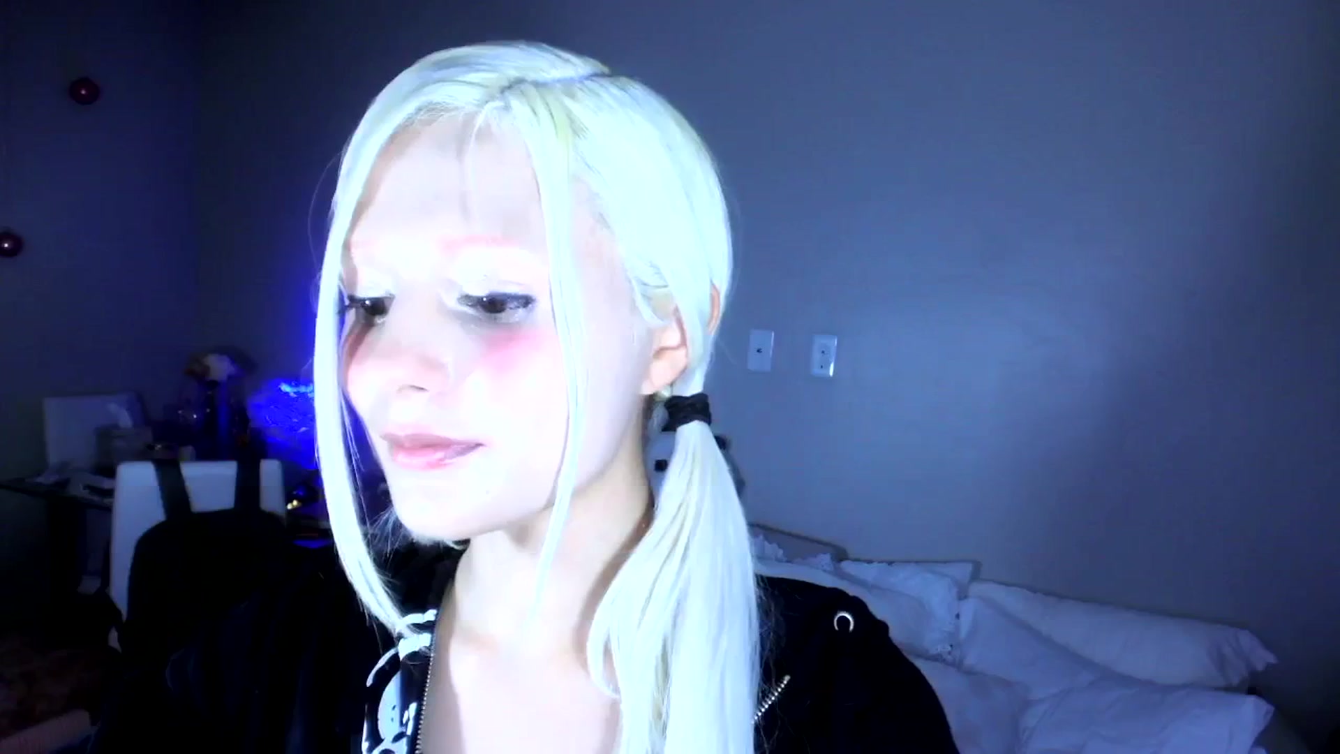 Gallery image thumbnail from Bambidoll00's myfreecams stream on, 01/07/2026, 24:16 image 17 of 20