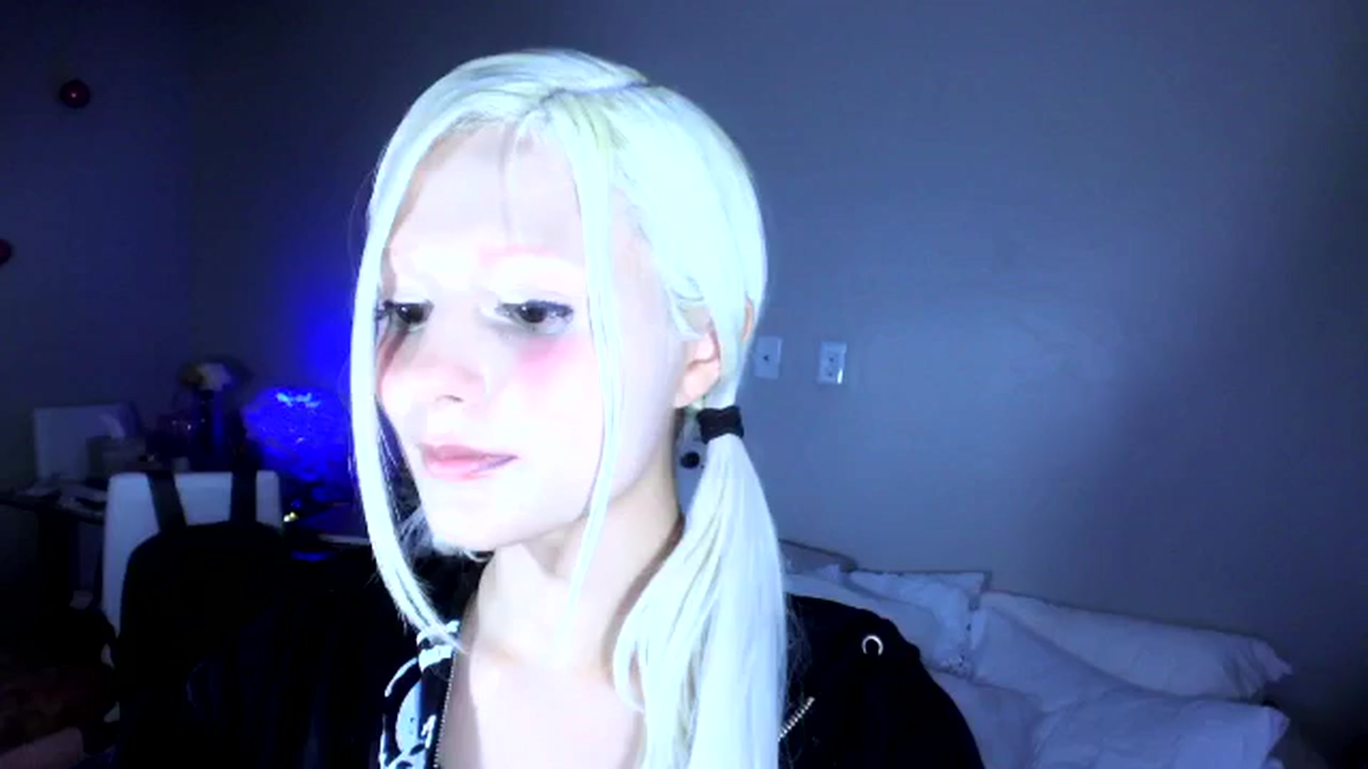 Gallery image thumbnail from Bambidoll00's myfreecams stream on, 01/07/2026, 24:16 image 18 of 20