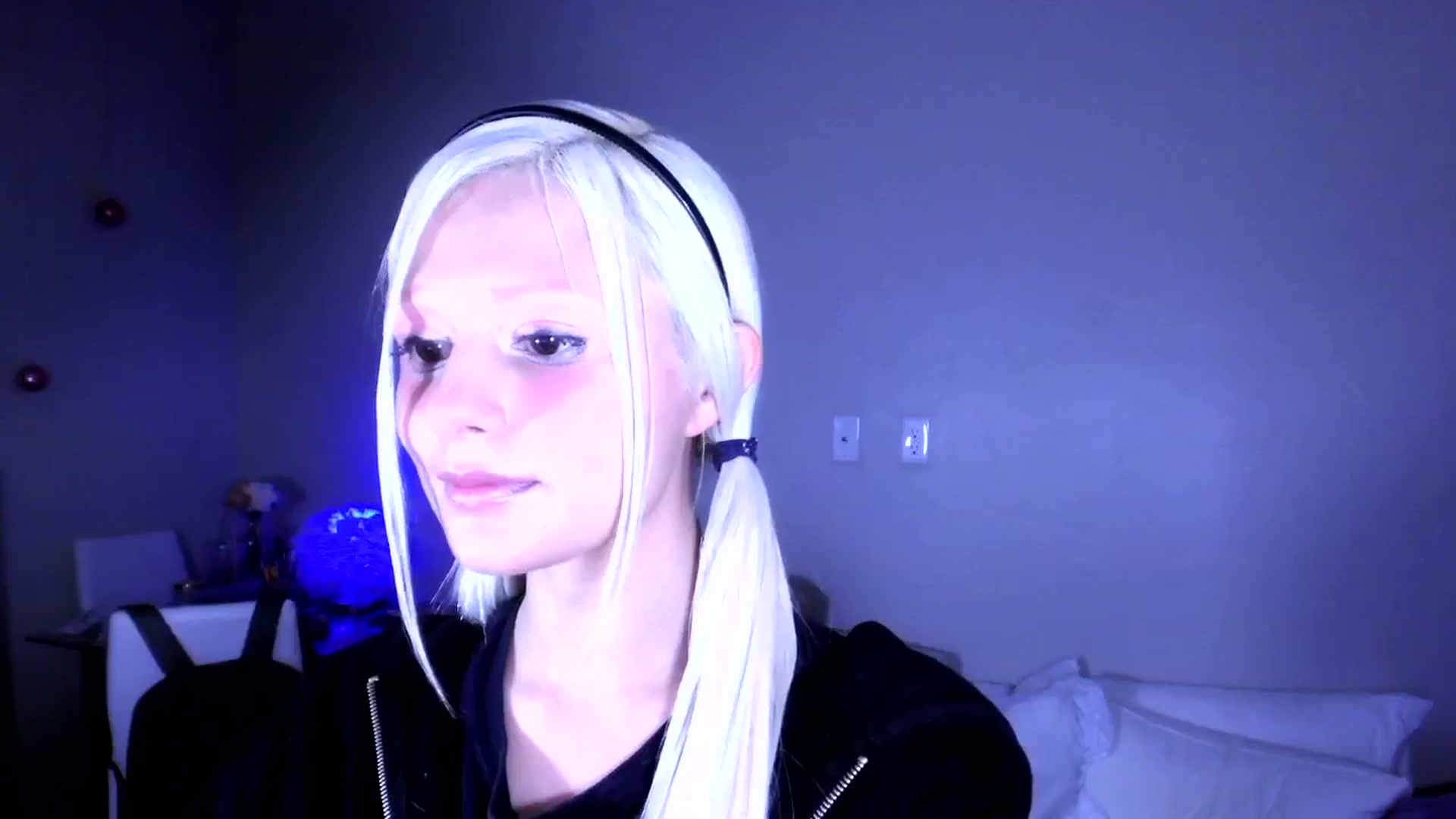 Gallery image thumbnail from Bambidoll00's myfreecams stream on, 02/04/2026, 24:25 image 1 of 20