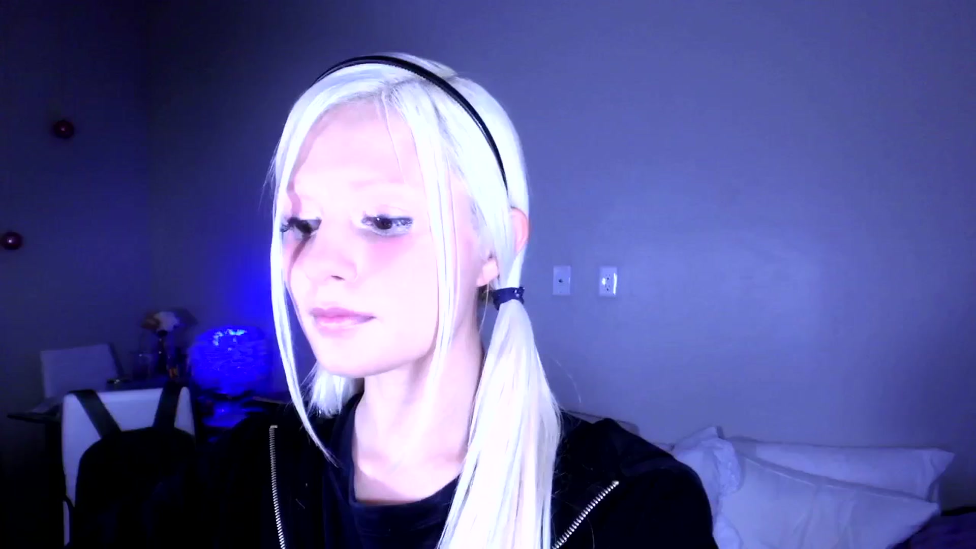 Gallery image thumbnail from Bambidoll00's myfreecams stream on, 02/04/2026, 24:25 image 6 of 20